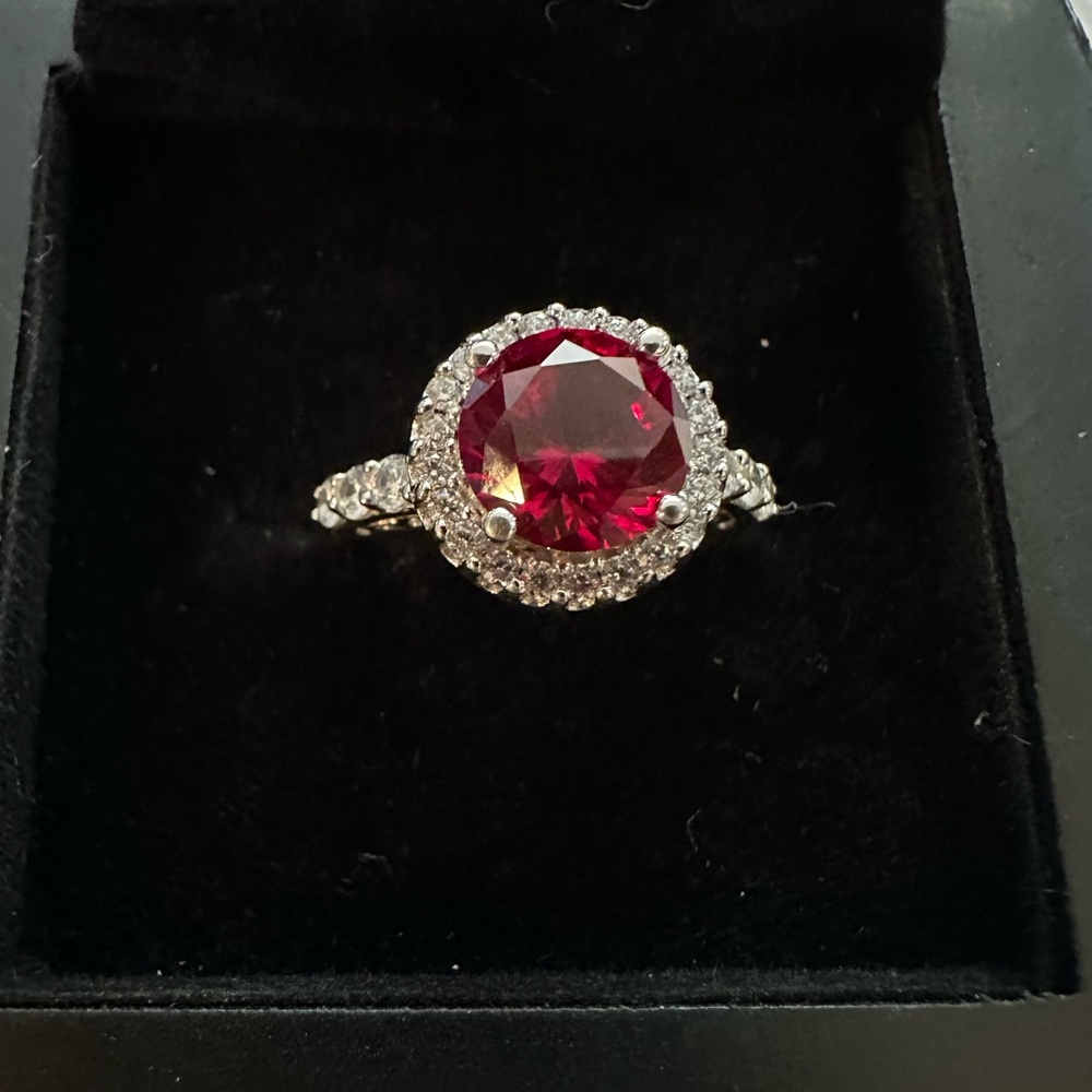 DIAMONIQUE RING SIMULATED RUBY. Sterling Silver 925. - Picture 2 of 4